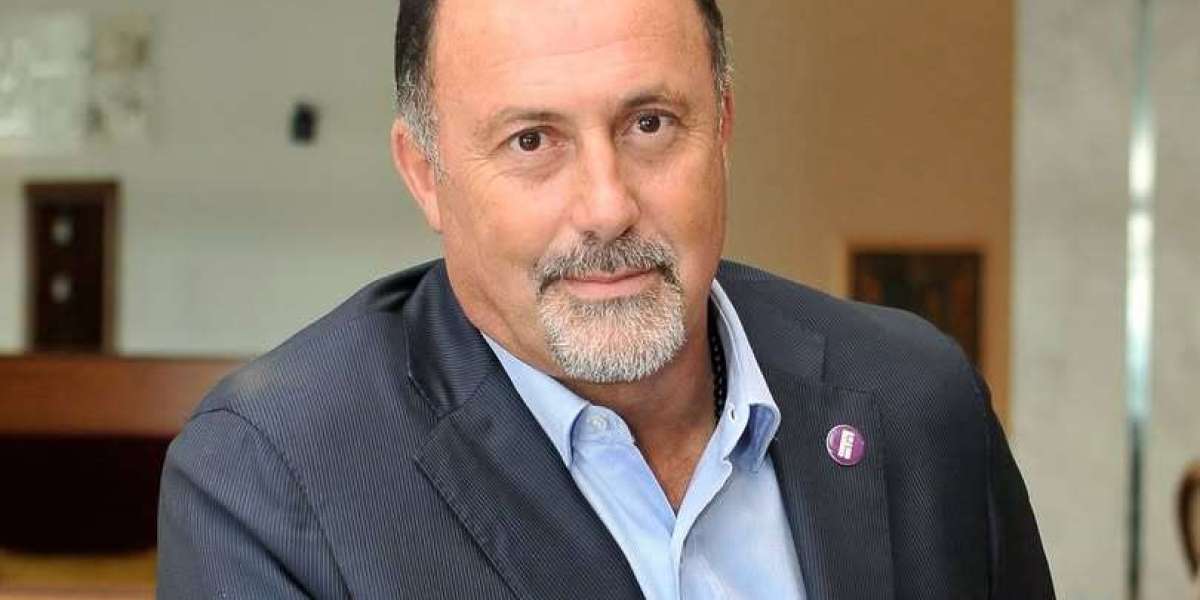 Hommage à Slim Othmani.